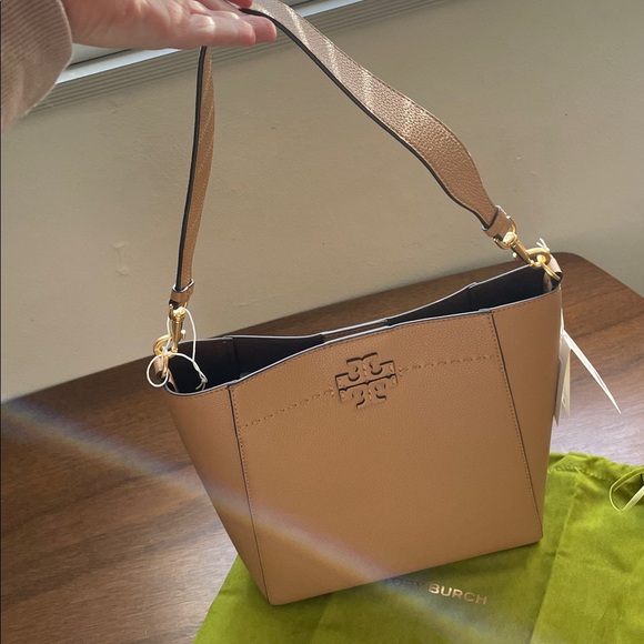 NWT Tory Burch McGraw Bucket Bag - Picture 6 of 7